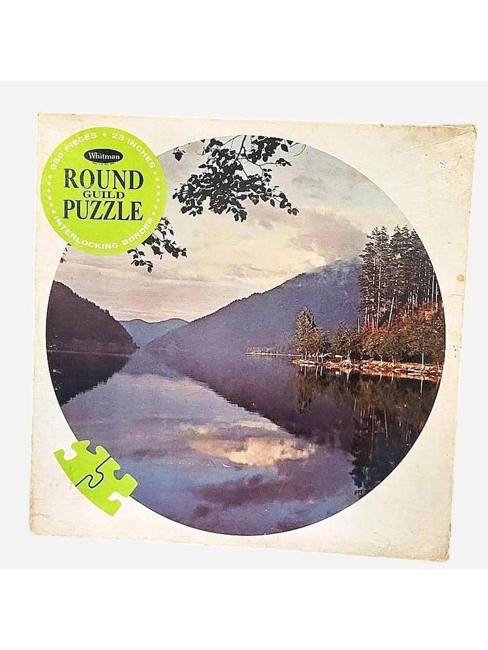 Vintage 1966 round interlocking Whitman round guild puzzle, 650 pieces